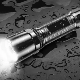   USB-C tölthető LED zseblámpa – erős fényű, kompakt, fröccsenő víz ellen védett