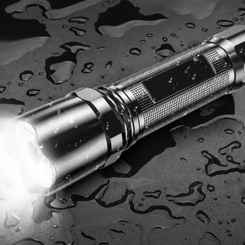 USB-C tölthető LED zseblámpa – erős fényű, kompakt, fröccsenő víz ellen védett